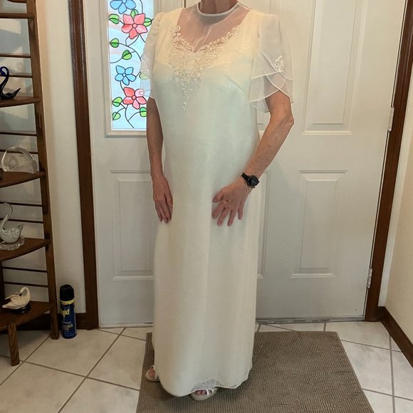 Ivory Custom Made Wedding/Formal Gowwn Approx Size 12 - Picture 3 of 10